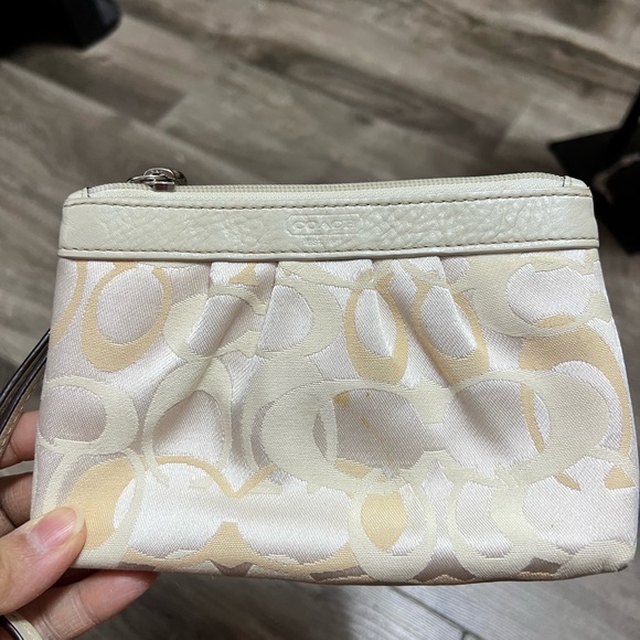 Coach Wristwallet - Picture 2 of 7